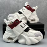 百搭运动鞋Versatile Sneakers